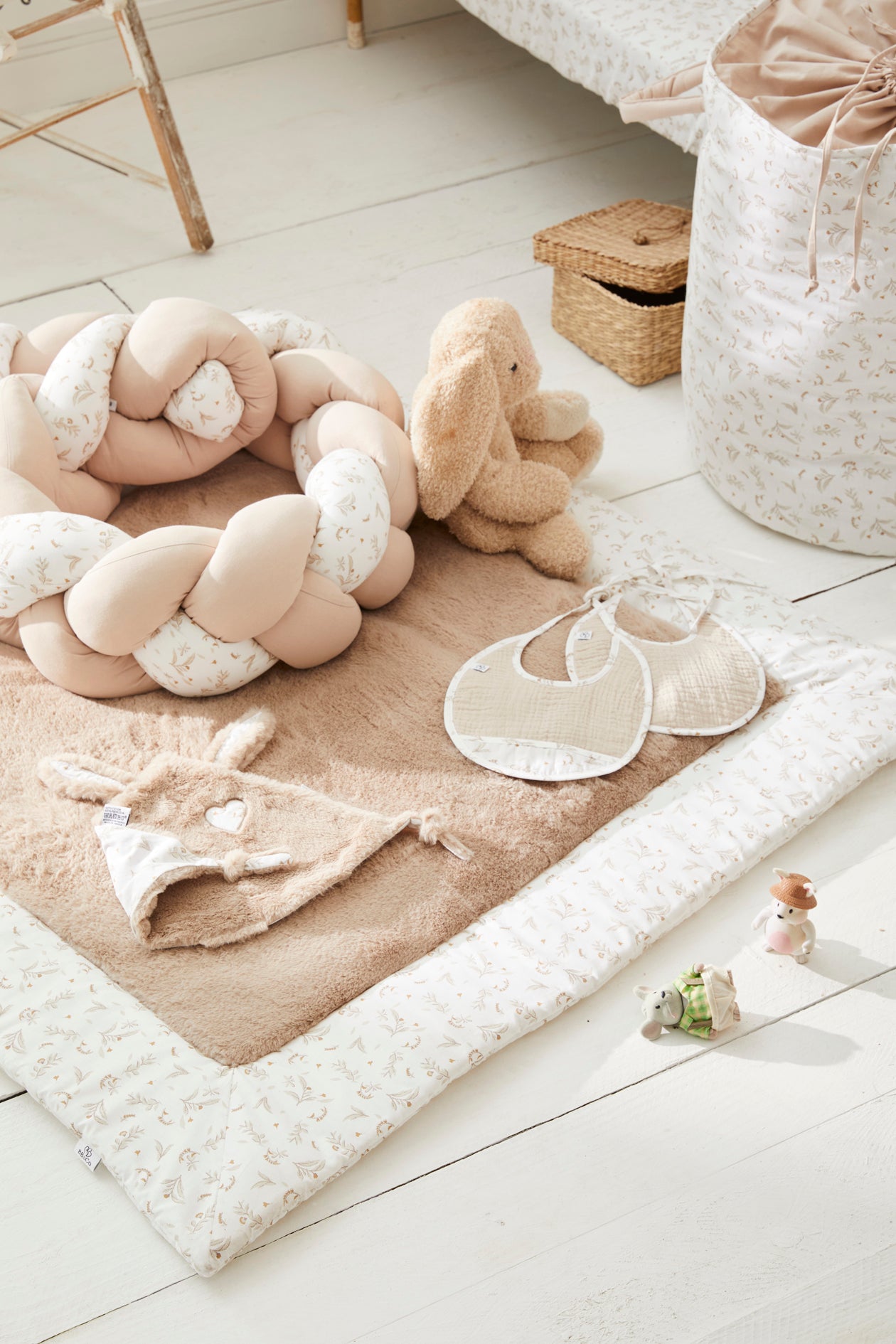 Espace de jeu bébé avec tapis et accessoires collection Daydream