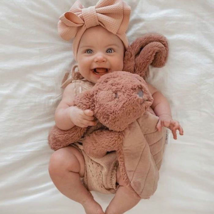 peluche doudou lapin rose